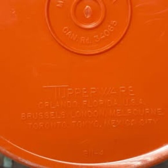 Vintage Set of 2 Tupperware Servalier Canister Containers Harvest Orange - Picture 6 of 9